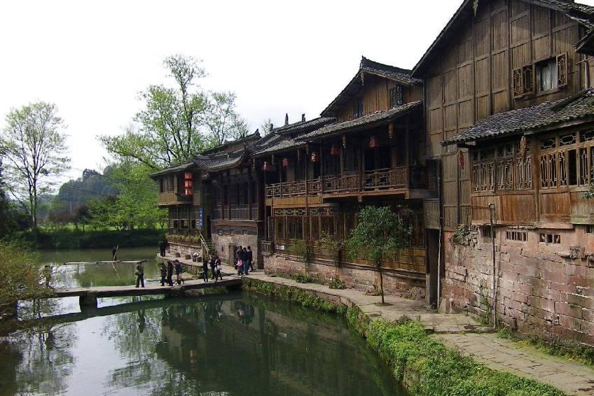 《梦华录》中陈廉的真实身份可能是什么？游戏画面